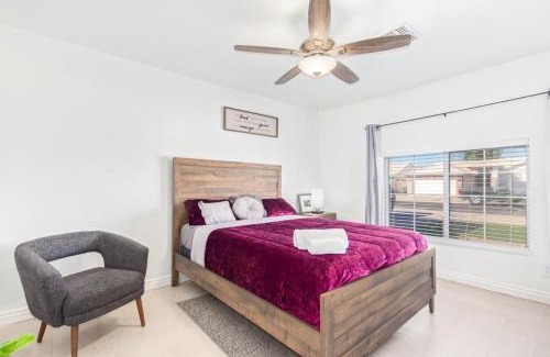 Maryvale Maison | Vernon House - Stunning Cozy Vacation Home Near State Farm Stadium with Gym-Kitchen-Free Parking