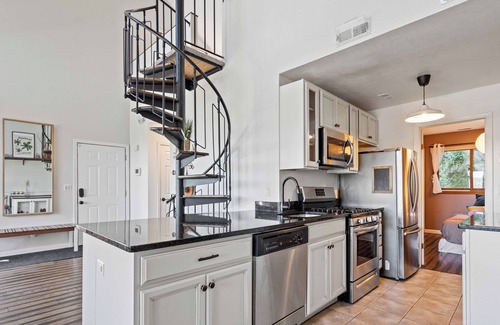 Vernon Cabine | Mountain Creek's Greenhouse 3BR Loft Cabin w/Views
