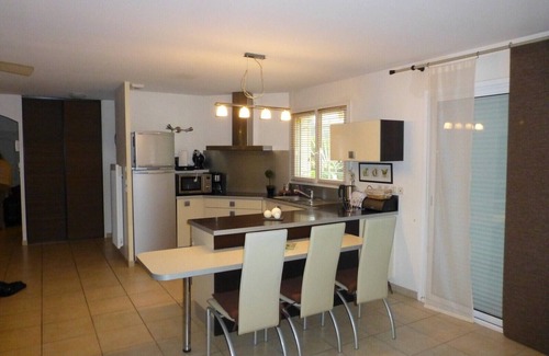 Les Cluses Villa | Très belle villa arborée, piscine chauffée, vue imprenable - 8/10 personnes