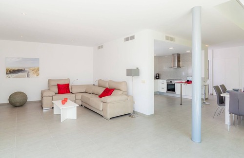 Cala Mandia Maison | Logement très lumineux et moderne, de grandes terrasses et piscine privée.