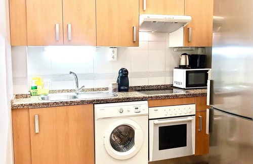 Perchel Norte Appartement | Very central studio with A/C, equipped kitchen, and elevator.