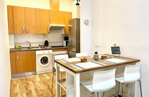 Perchel Norte Appartement | Very central studio with A/C, equipped kitchen, and elevator.