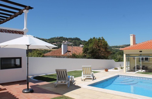 Banzao Villa | Très proche de la côte de Colares, piscine privée, 9 couchages