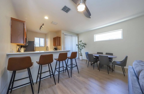 Riverside Crossing Maison | VERY CLOSE TO GREAT RESTAURANTS 5 MIN TO TUC MALL AND 10 MIN TO LA ENCANTADA.