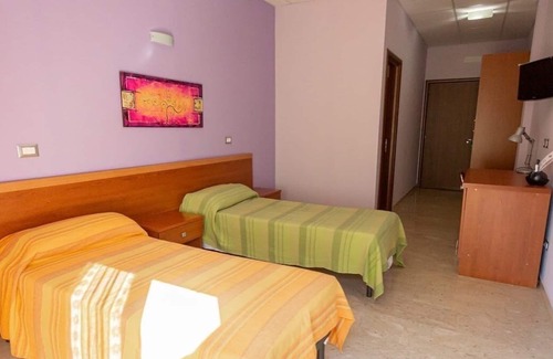 Catenanuova Lit Et Petit-Déjeuner | Very close to the Sicilia Outlet Village and the Etnaland Amusement Park