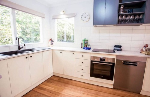 Belmont Maison | Very Cool Mid Century, Pet Friendly Urban Oasis