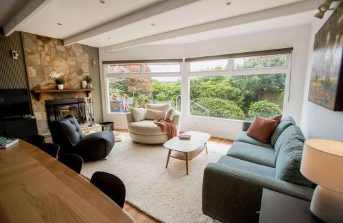 Belmont Maison | Very Cool Mid Century, Pet Friendly Urban Oasis