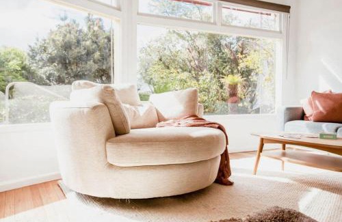 Belmont Maison | Very Cool Mid Century, Pet Friendly Urban Oasis