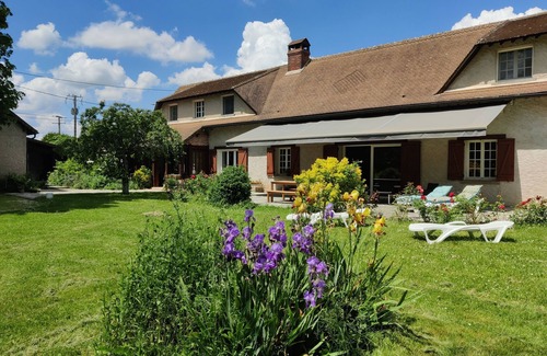Boeurs-en-Othe Maison | Very large Cottage in the Forest - Pays d'Othe - Ideal for Families