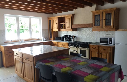 Grosbreuil Cottage | TRES GRAND GITE AVEC PISCINE CHAUFFEE PROCHE LES SABLES