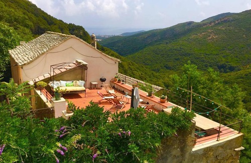 Rogliano Maison | Très grande maison ancienne, beaucoup de charme, dans hameau calme du Cap Corse.