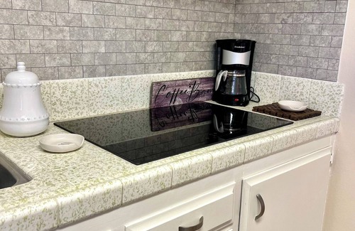 Hemet Appartement | Very Lucky POOL home, is a very cozy guesthouse close to Soboba and Idyllwild.