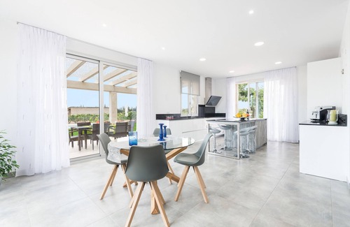 Majorca Villa | Villa très moderne avec piscine privée et grand jardin au cœur de Majorque