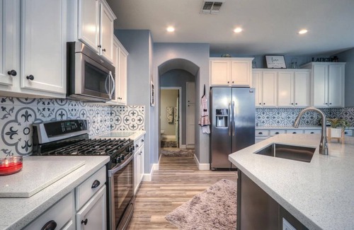 Maricopa Maison | Very Nice 5 Bedrm 3 Bath Home, Family ready home!