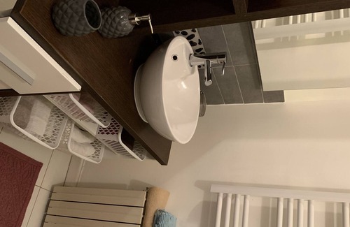 Vierzon Appartement | Appartement propre, au calme bien que situé au cœur du vieux Vierzon