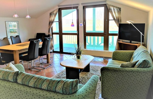Neuensien Appartement | Très bel appartement avec vue directe sur le lac de Neuensien