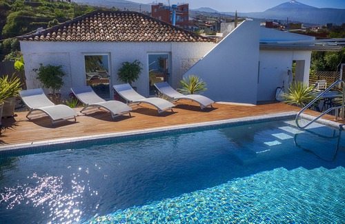 Los Gomez Villa | Very private and quiet villa with stunning views.