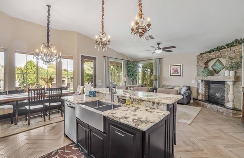 Gilbert Maison | Very private, upgraded family friendly getaway w/pool & luxurious hot tub!