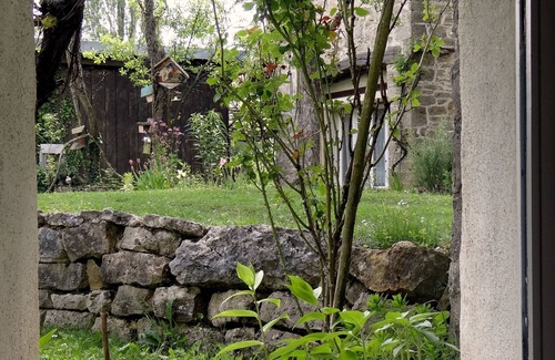 La Chapelle-sur-Furieuse Appartement | Gîte 3* très calme, sur le Sentier reliant Salins-les-Bains et Arc-et-Senans
