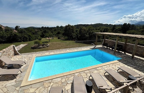 Pinarellu Villa | Villa à 10 min à pied de la plage, piscine, vue mer et montagne