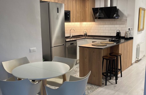 La Font d'en Fargues Appartement | Very Quiet & Tranquil Area, Next to Large Parks, Well Connected to City-centre