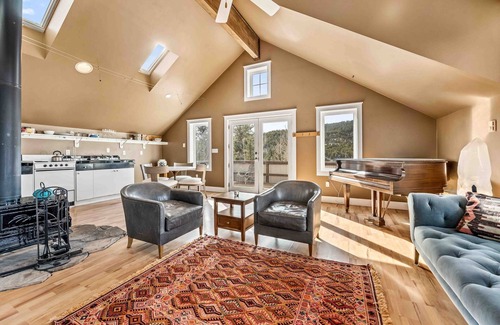 Nederland Chalet De Ski | Very spacious vaulted ceiling 1-bdrm Chalet in Ned, 10 min from skiing, Views