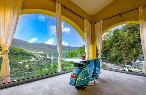Moneglia Appartement | VESPA 50'SPECIAL APTM Amazing Nature, 10' to the beach +PVT Park in City Centre