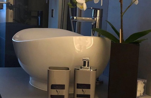 Vasto Maison | VESUCHARME Suite Luxury Room