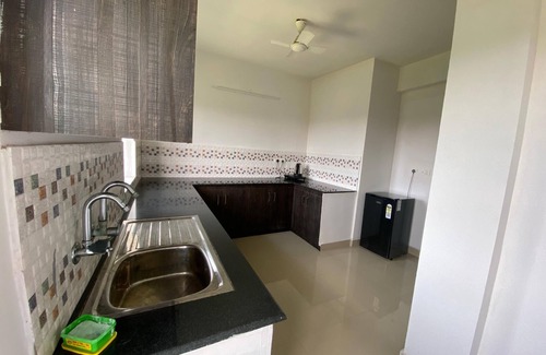 Kumbalam Hôtel | Veu Ragamalika Apartment with Fully Equipped Kitchen, Balcony & Caretaker