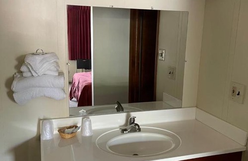 Lyons Hôtel | VIBE INN - WHIRLPOOLS SUITES - Lyons