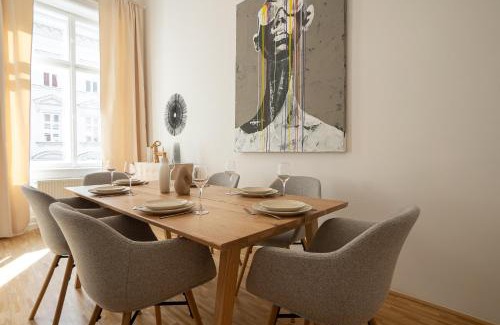 Roßau Appartement | Vibrant 107 m2 flat in the city center