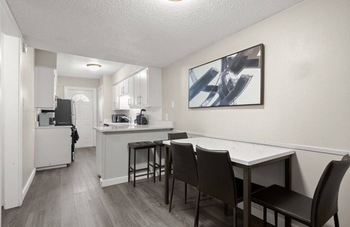 South Manchaca Appartement | Vibrant 1BR Apt 5 min to Downtown and Barton springs!
