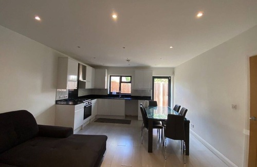 Northumberland Park Maison | Vibrant 3br in Tottenham free parking on request