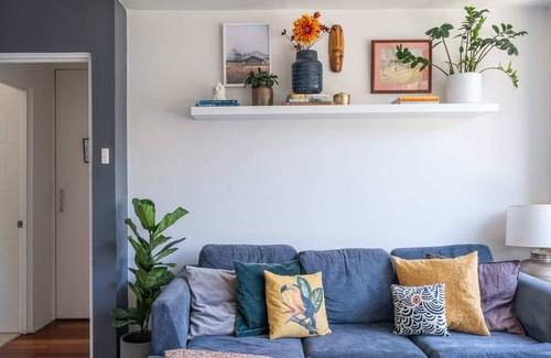 Freshwater Appartement | Vibrant Beachside Retreat: 2BR Unit in Freshwater