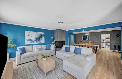 Henderson Maison | Vibrant Family Home With Pool
