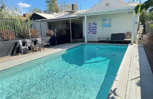 Henderson Maison | Vibrant Family Home With Pool