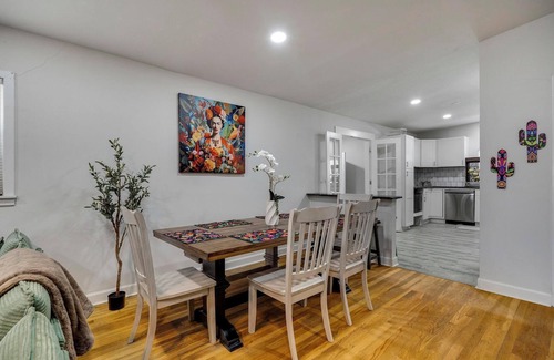 Shearer Hills - Ridgeview Maison | Vibrant Fiesta-Style Retreat
