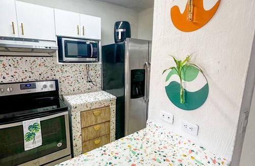 Escazu Appartement | Vibrant Jungle Oasis Apt- Long stays & Medical Tourism, Patio, Fitness Equipment