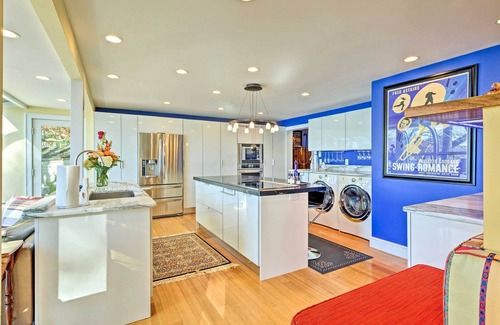 Sterling Maison | Vibrant Sterling Lakefront Lodge w/ Kayaks