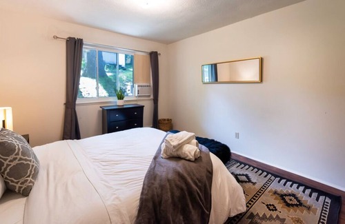 Ann Arbor Maison | Vibrant, Sunny, & Cozy 2BR Duplex! Welcome!