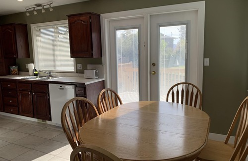 Central Okanagan Maison | Victoria St BNB in Peachland BC - 5 mins from the beach