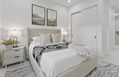 Hendricks and Venice Isles Villa | Victoria Villa | JadoreLuxe Collection | Brand New