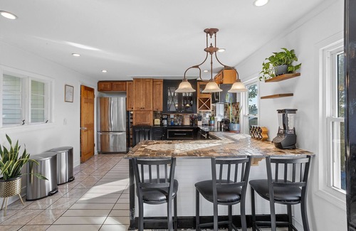 Westside Norwich Maison | Victorian 4BR/2BA Modern Home