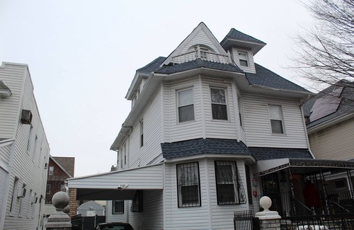 East Flatbush Maison | Victorian detached ...Blk/White. Beautiful Architecture
