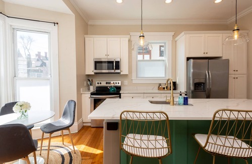 Lynn Appartement | Victorian Diamond 1st floor Unit near Atlantic coast, Boston, & Salem
