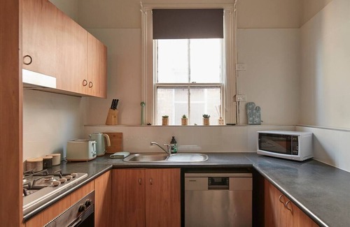North Melbourne Appartement | Victorian Flair in Melbournes Inner north
