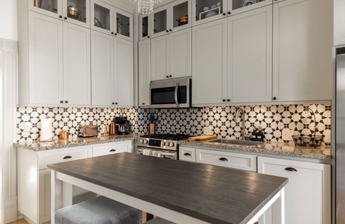 Crockett Maison | Victorian House-30 mins to Napa & SF, Free Pets!