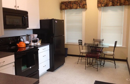 Jefferson City Maison | Maison victorienne - 12 personnes au milieu de tout!