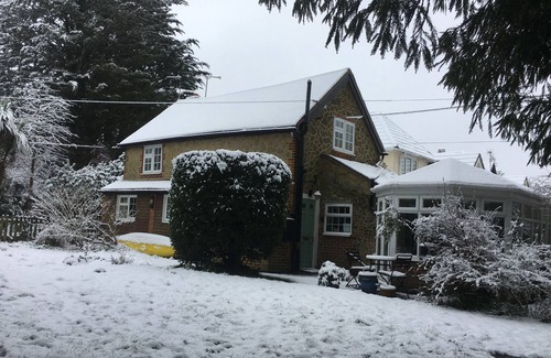 Liss Cottage | Victorian Stable House with attractive vaulted ceiling , Southdowns.