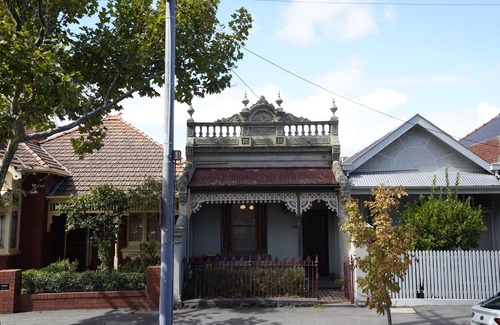 Carlton North Appartement | victorian style architecture in Carlton centre, 10 mins to Melbourne CBD